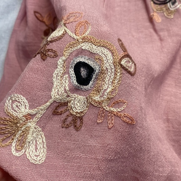 Fig and flower embroidered button down blouse in dusty rose. - Picture 12 of 14